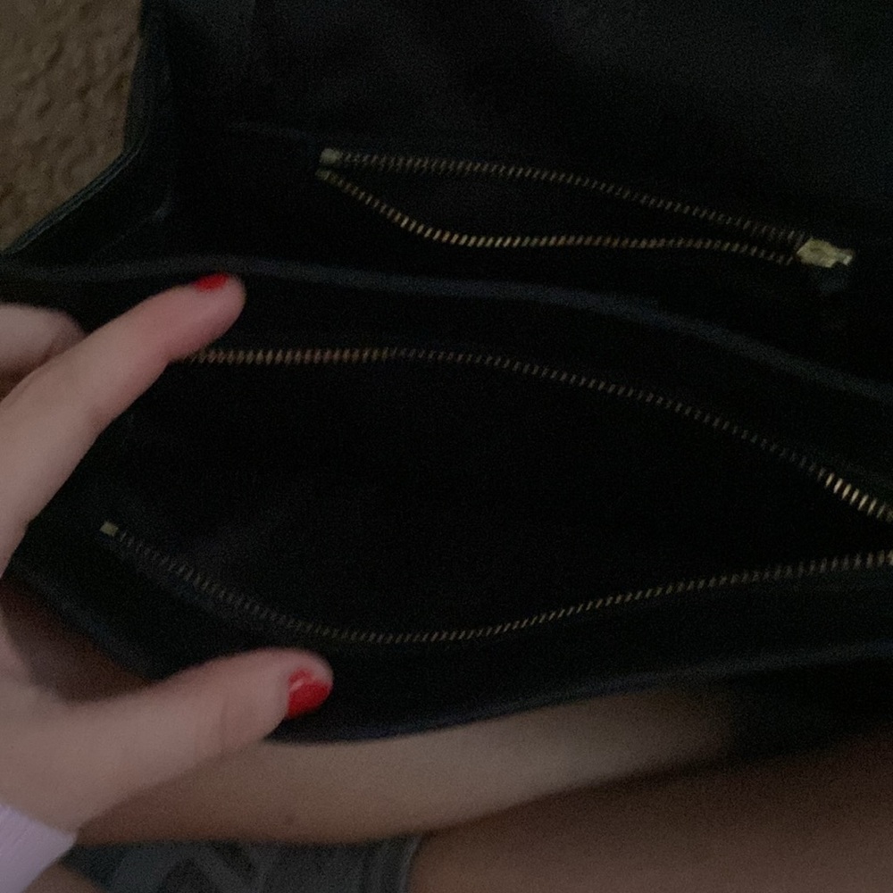 Black Tory Burch crossbody purse - Picture 7 of 8